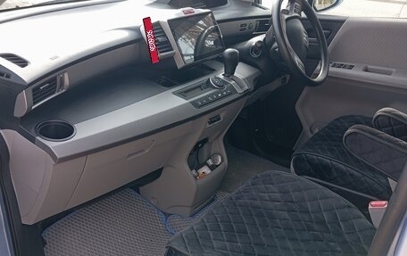 Honda Freed I, 2011 год, 1 050 000 рублей, 19 фотография