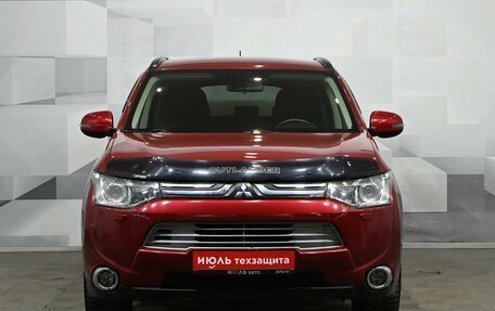 Mitsubishi Outlander III рестайлинг 3, 2013 год, 1 545 000 рублей, 2 фотография