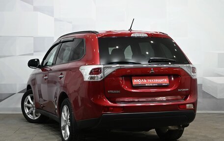 Mitsubishi Outlander III рестайлинг 3, 2013 год, 1 545 000 рублей, 4 фотография