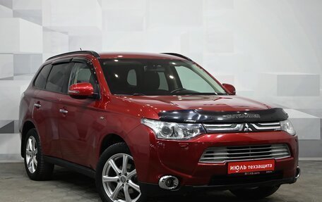 Mitsubishi Outlander III рестайлинг 3, 2013 год, 1 545 000 рублей, 3 фотография