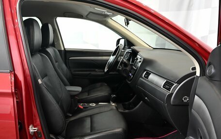 Mitsubishi Outlander III рестайлинг 3, 2013 год, 1 545 000 рублей, 11 фотография