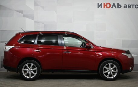 Mitsubishi Outlander III рестайлинг 3, 2013 год, 1 545 000 рублей, 9 фотография