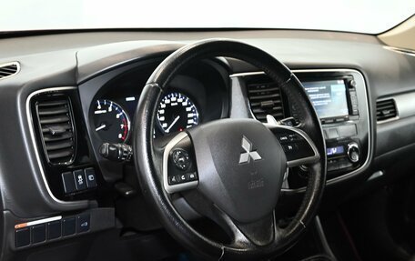 Mitsubishi Outlander III рестайлинг 3, 2013 год, 1 545 000 рублей, 17 фотография
