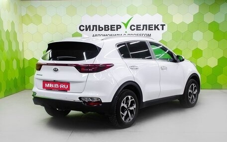KIA Sportage IV рестайлинг, 2020 год, 2 300 000 рублей, 2 фотография