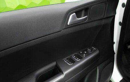 KIA Sportage IV рестайлинг, 2020 год, 2 300 000 рублей, 20 фотография