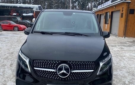 Mercedes-Benz V-Класс, 2022 год, 7 200 000 рублей, 3 фотография