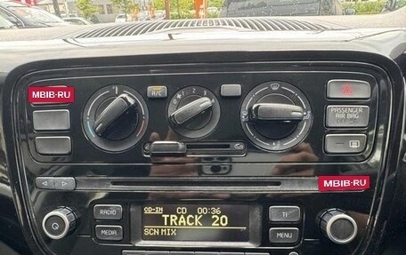 Volkswagen up! I рестайлинг, 2013 год, 540 000 рублей, 23 фотография