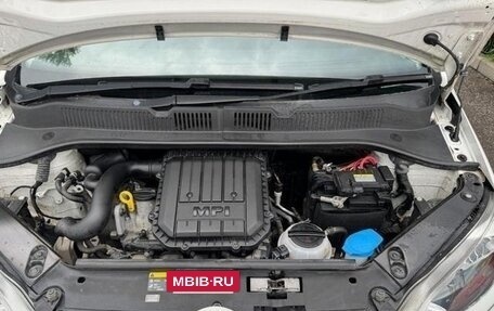 Volkswagen up! I рестайлинг, 2013 год, 540 000 рублей, 22 фотография