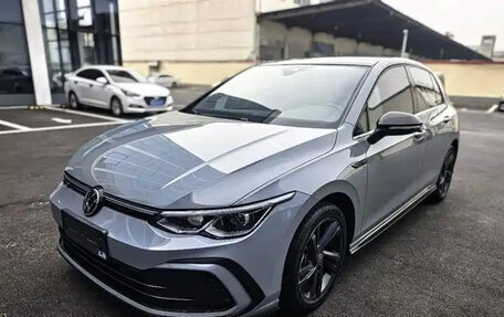 Volkswagen Golf VIII, 2022 год, 1 740 004 рублей, 1 фотография