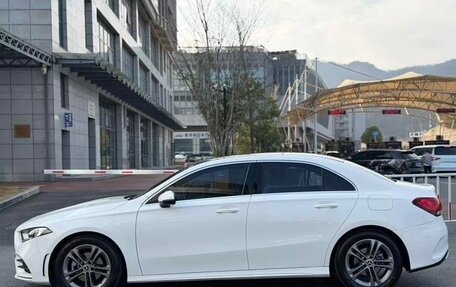 Mercedes-Benz A-Класс, 2022 год, 1 850 000 рублей, 4 фотография