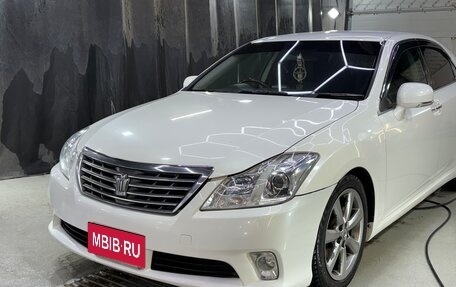 Toyota Crown, 2010 год, 1 950 000 рублей, 2 фотография