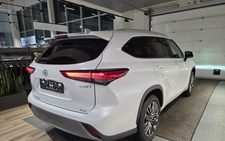 Toyota Highlander, 2025 год, 6 200 000 рублей, 7 фотография