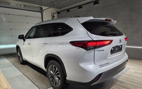 Toyota Highlander, 2025 год, 6 200 000 рублей, 5 фотография