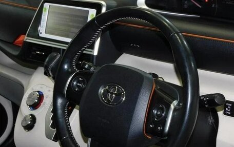 Toyota Sienta II, 2018 год, 1 322 000 рублей, 24 фотография