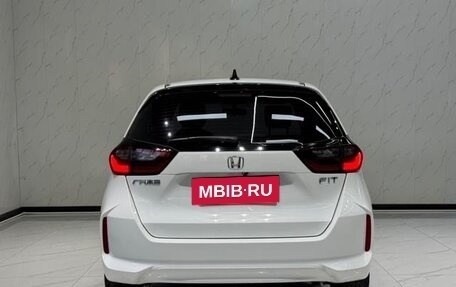 Honda Fit, 2022 год, 1 050 000 рублей, 4 фотография