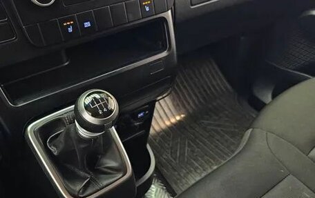 Hyundai Staria, 2021 год, 1 800 000 рублей, 3 фотография