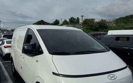 Hyundai Staria, 2021 год, 1 800 000 рублей, 10 фотография