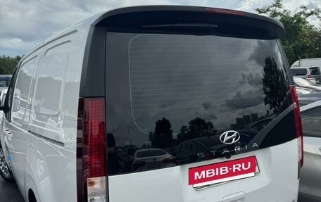 Hyundai Staria, 2021 год, 1 800 000 рублей, 7 фотография