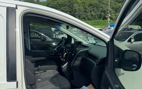 Hyundai Staria, 2021 год, 1 800 000 рублей, 15 фотография