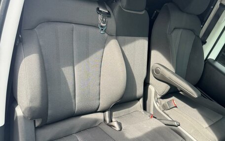 Hyundai Staria, 2021 год, 1 800 000 рублей, 16 фотография