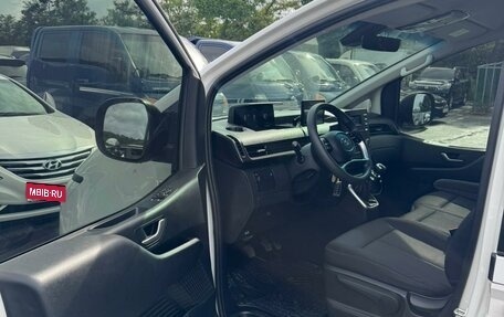 Hyundai Staria, 2021 год, 1 800 000 рублей, 11 фотография