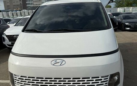 Hyundai Staria, 2021 год, 1 800 000 рублей, 26 фотография