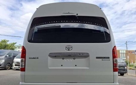 Toyota HiAce H200, 2023 год, 3 415 000 рублей, 5 фотография