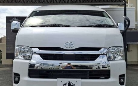 Toyota HiAce H200, 2023 год, 3 415 000 рублей, 2 фотография