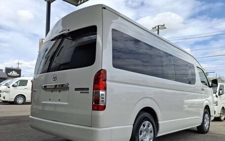 Toyota HiAce H200, 2023 год, 3 415 000 рублей, 6 фотография