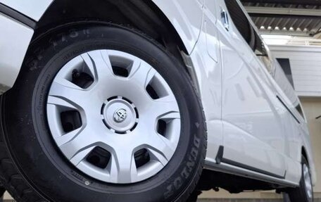 Toyota HiAce H200, 2023 год, 3 415 000 рублей, 12 фотография