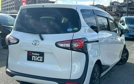 Toyota Sienta II, 2018 год, 1 369 000 рублей, 5 фотография