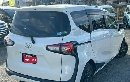 Toyota Sienta II, 2018 год, 1 369 000 рублей, 9 фотография