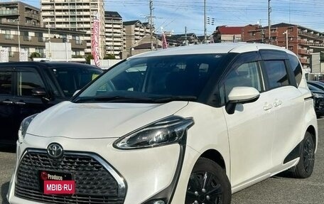 Toyota Sienta II, 2018 год, 1 369 000 рублей, 2 фотография