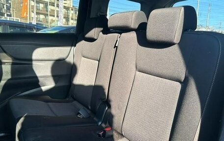 Toyota Sienta II, 2018 год, 1 369 000 рублей, 30 фотография