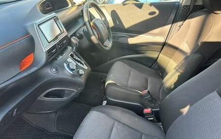 Toyota Sienta II, 2018 год, 1 369 000 рублей, 33 фотография