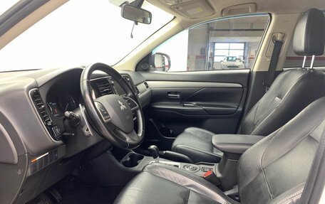 Mitsubishi Outlander III рестайлинг 3, 2012 год, 1 399 900 рублей, 9 фотография