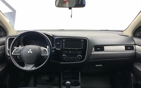 Mitsubishi Outlander III рестайлинг 3, 2012 год, 1 399 900 рублей, 8 фотография