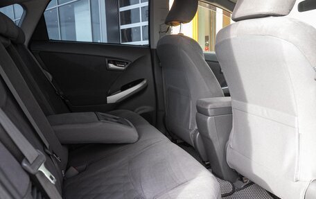 Toyota Prius, 2010 год, 1 035 000 рублей, 17 фотография