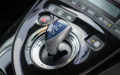 Toyota Prius, 2010 год, 1 035 000 рублей, 16 фотография