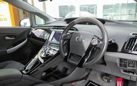 Toyota Prius, 2010 год, 1 035 000 рублей, 12 фотография