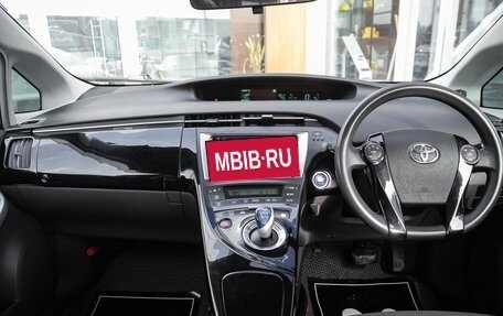 Toyota Prius, 2010 год, 1 035 000 рублей, 13 фотография