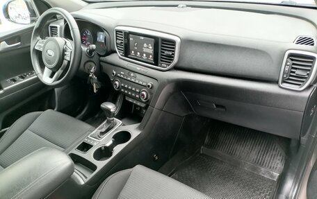 KIA Sportage IV рестайлинг, 2019 год, 1 999 000 рублей, 10 фотография