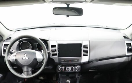 Mitsubishi Outlander III рестайлинг 3, 2011 год, 1 050 000 рублей, 12 фотография
