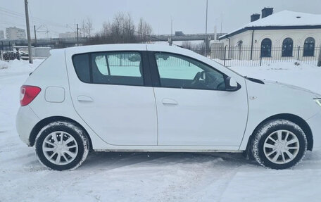 Renault Sandero II рестайлинг, 2021 год, 800 000 рублей, 1 фотография