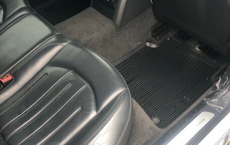 Audi A8, 2013 год, 1 270 000 рублей, 12 фотография