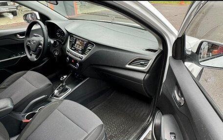 Hyundai Solaris II рестайлинг, 2018 год, 850 000 рублей, 4 фотография