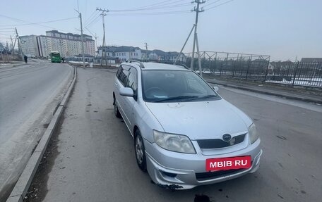 Toyota Corolla, 2004 год, 600 000 рублей, 4 фотография