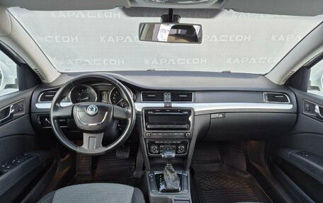 Skoda Superb III рестайлинг, 2012 год, 1 049 000 рублей, 6 фотография