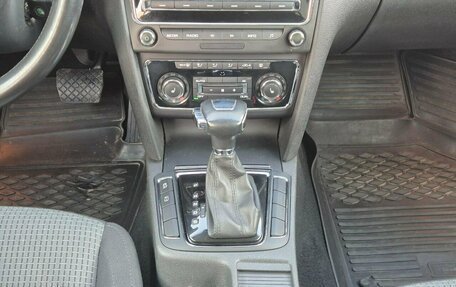 Skoda Superb III рестайлинг, 2012 год, 1 049 000 рублей, 11 фотография