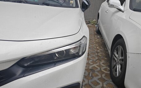 Honda Civic, 2022 год, 1 930 000 рублей, 2 фотография